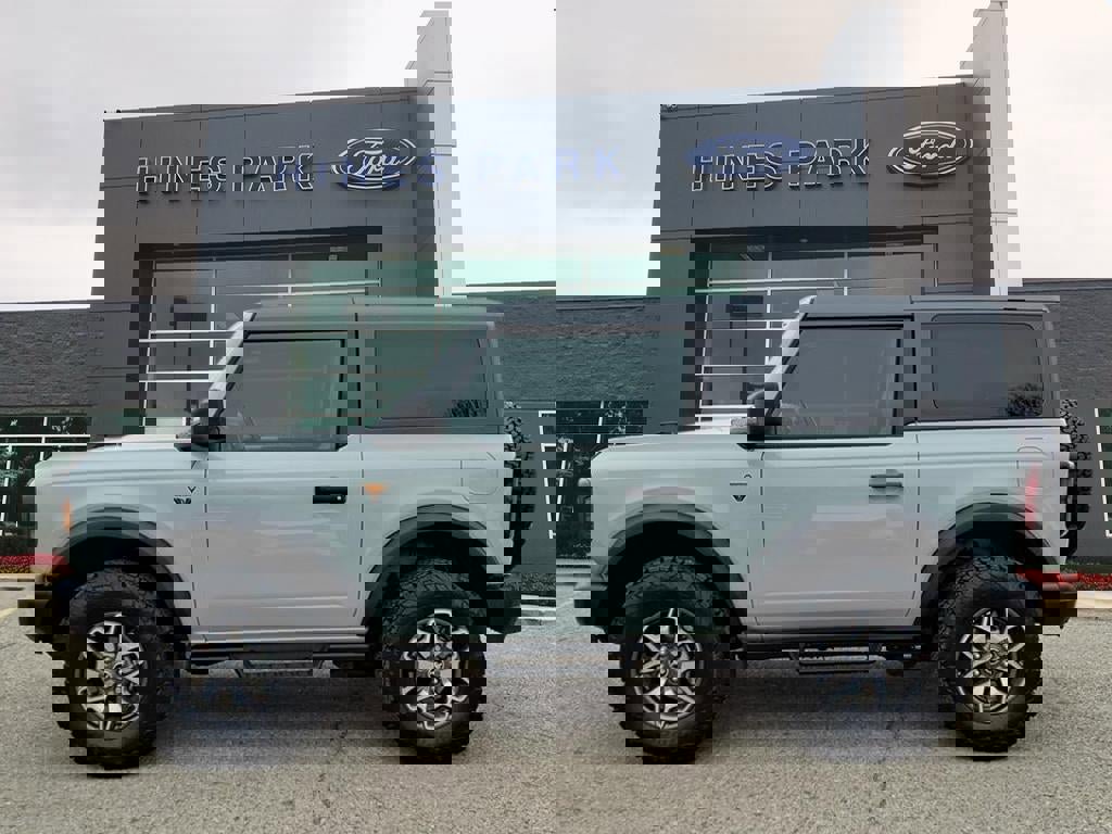 Used 2023 Ford Bronco Badlands image 4