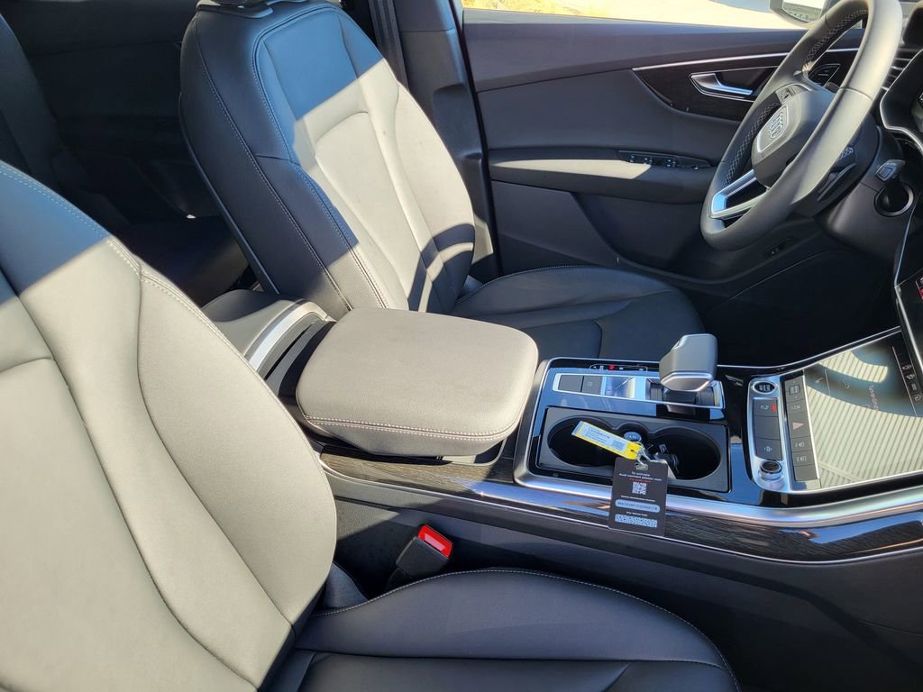 Used 2025 Audi Q7 3.0T Premium w/ Convenience Package image 12