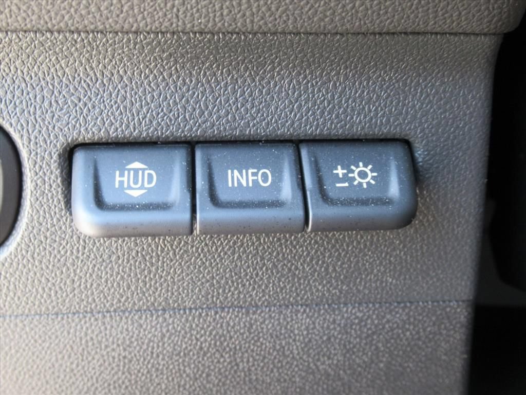 Used 2023 Buick Envision Avenir image 22