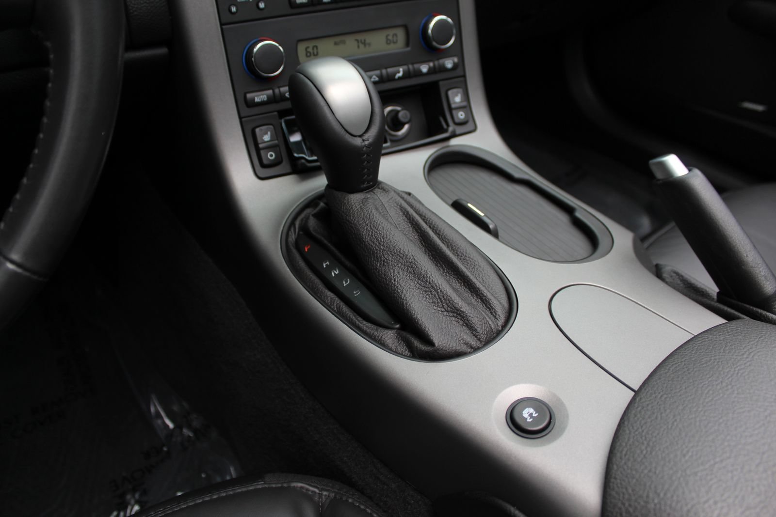 Used 2007 Chevrolet Corvette Coupe w/ Preferred Equipment Group RWD image 17