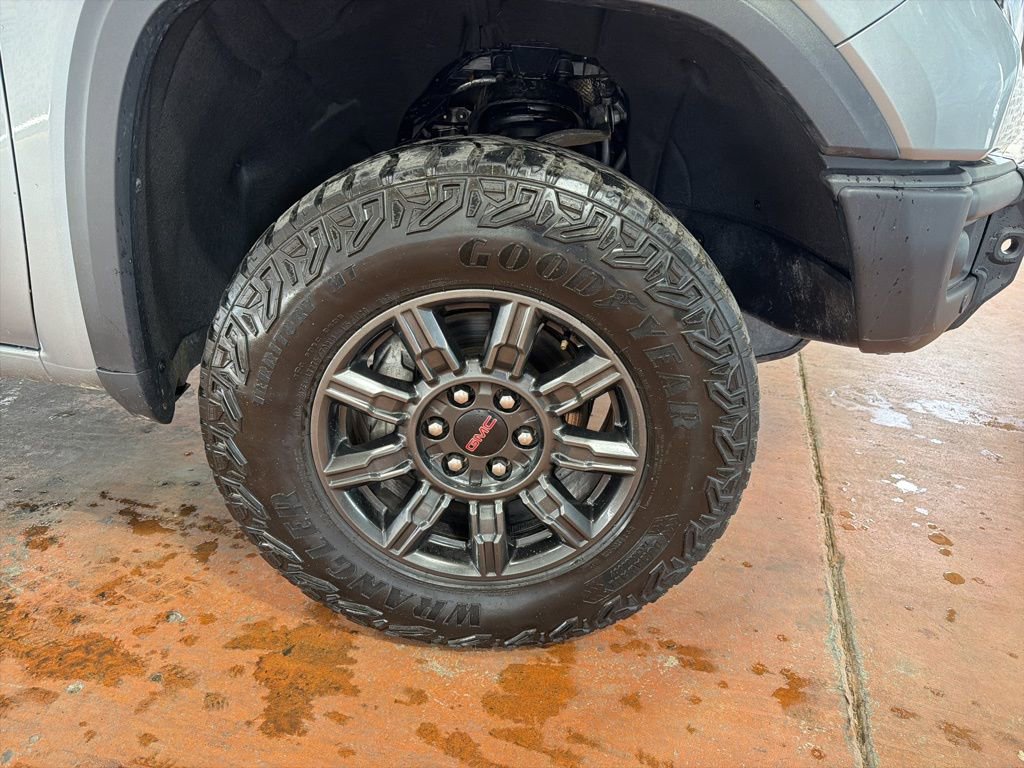 Used 2024 GMC Sierra 1500 AT4X image 10