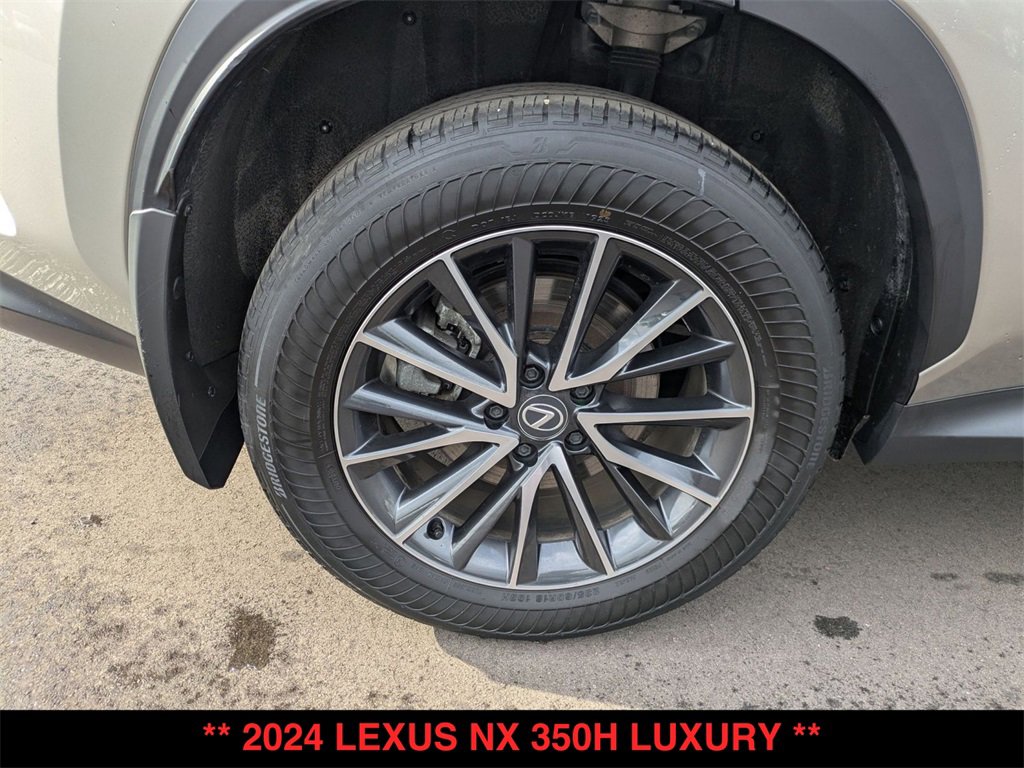 Used 2024 Lexus NX 300h AWD w/ Luxury Package image 33