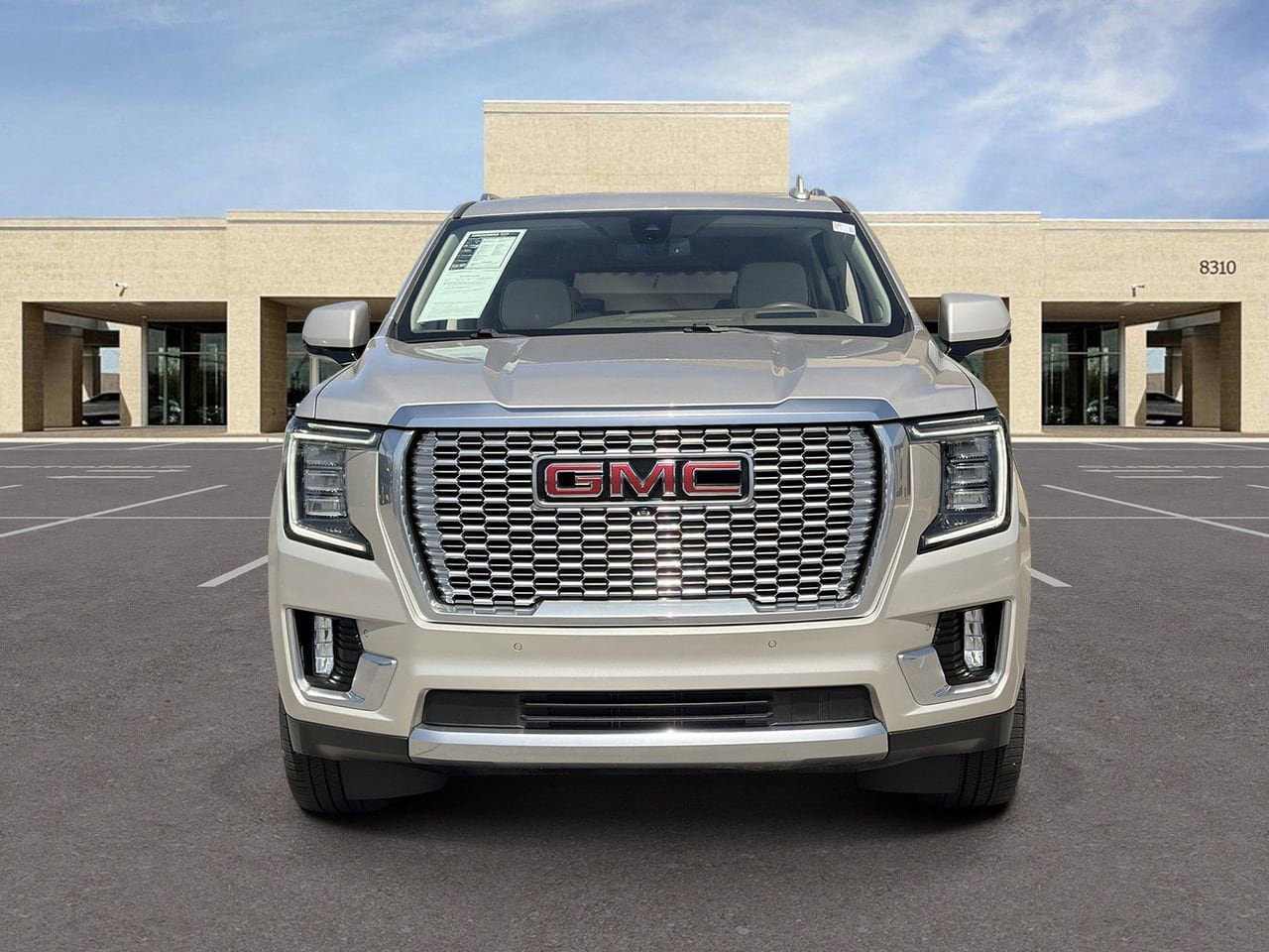 Used 2022 GMC Yukon XL Denali AWD/4WD image 2