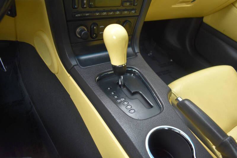 Used 2002 Ford Thunderbird RWD image 13