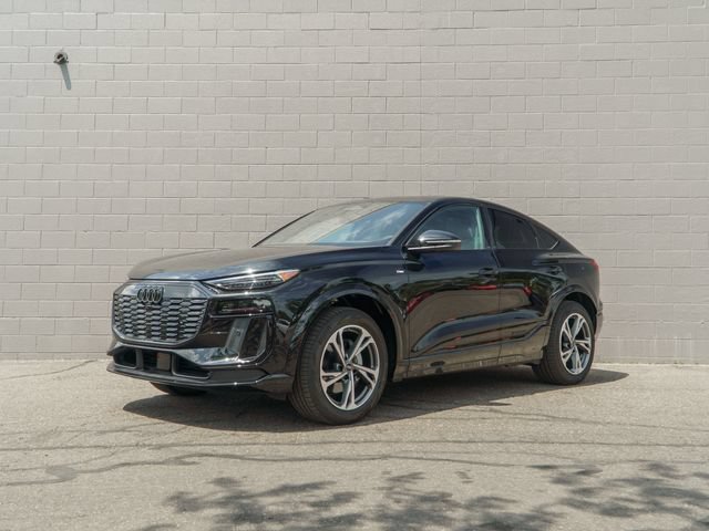 New 2027 Audi Q6 e-tron Premium Plus AWD/4WD image 1