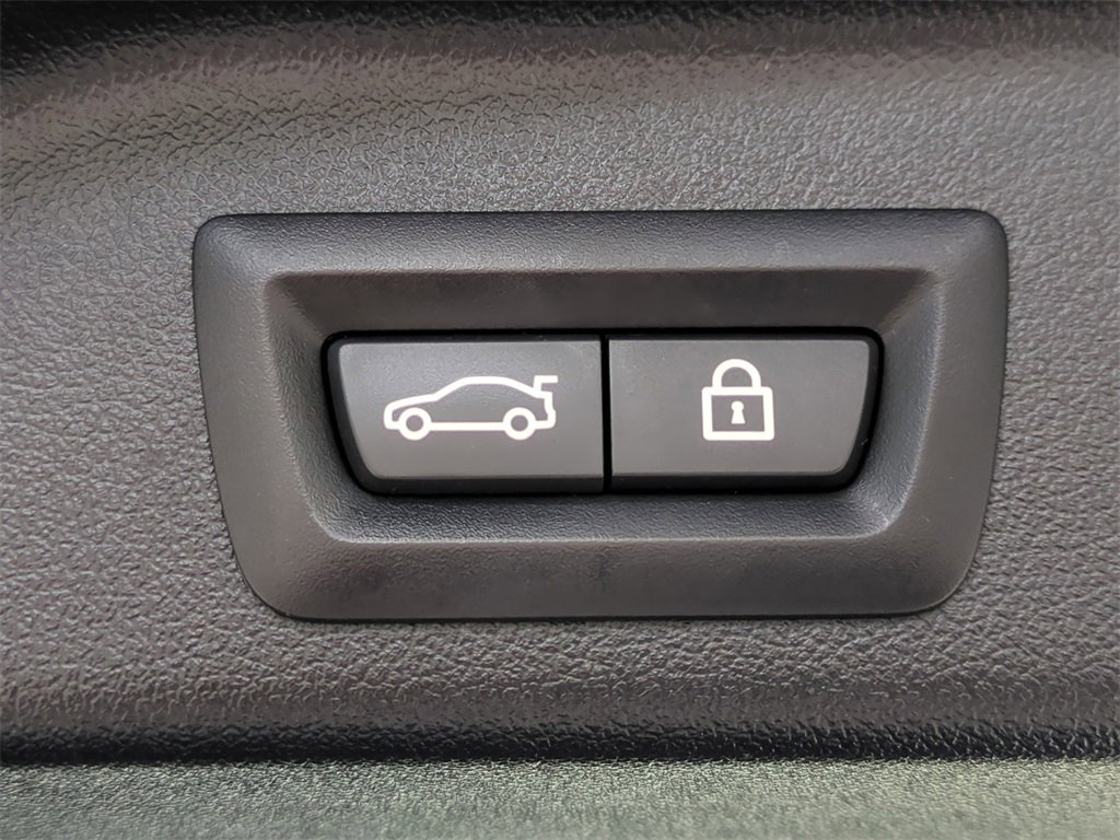 Used 2022 BMW X5 xDrive45e w/ Premium Package image 15