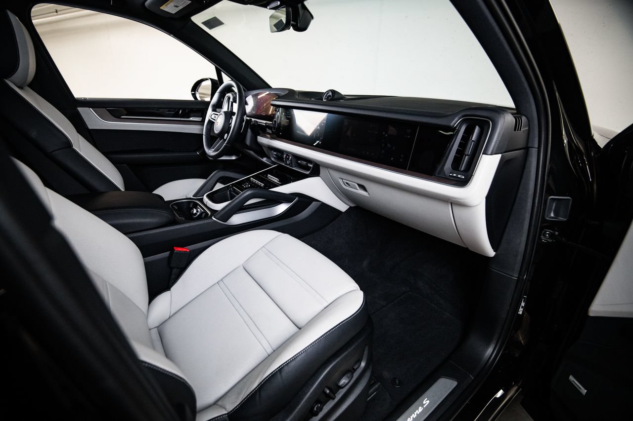 Certified 2026 Porsche Cayenne S AWD/4WD image 29