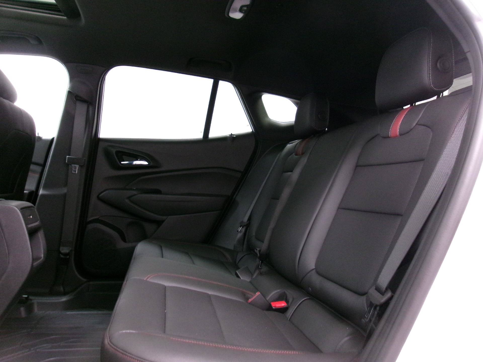 New 2026 Chevrolet Trax RS w/ Sunroof Package FWD image 10