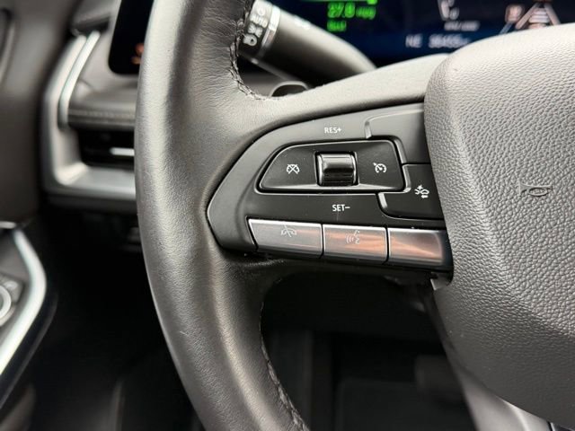 Used 2025 Cadillac XT4 Premium Luxury image 36