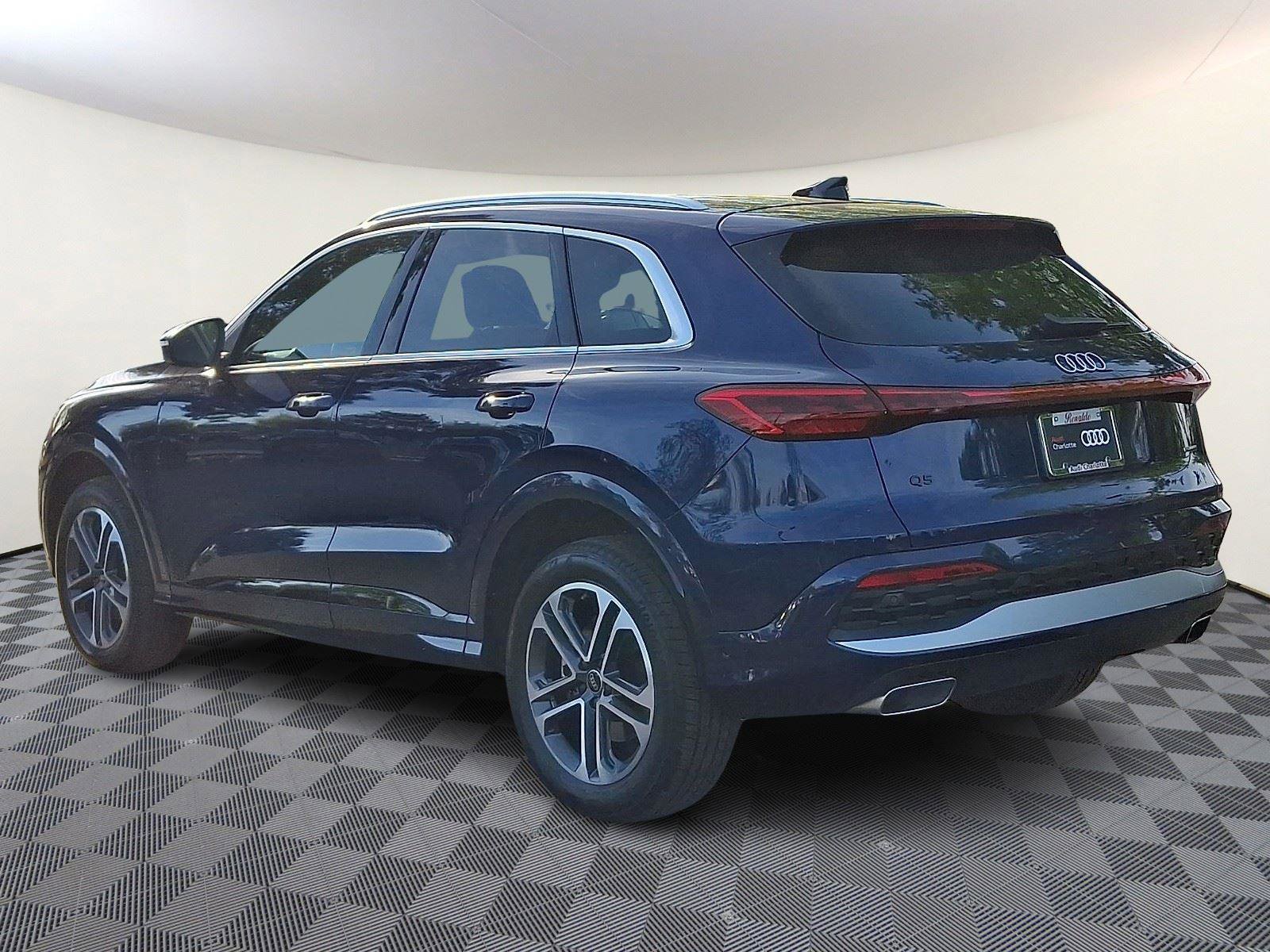 Used 2025 Audi Q5 Premium Plus w/ Premium Plus image 4