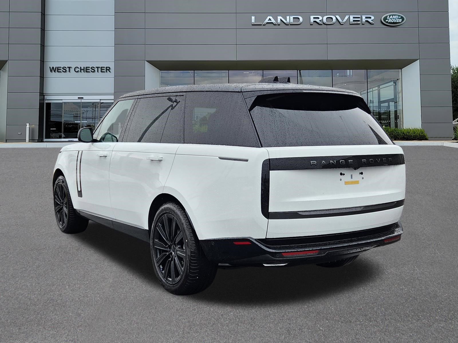New 2026 Land Rover Range Rover Long Wheelbase SE image 3