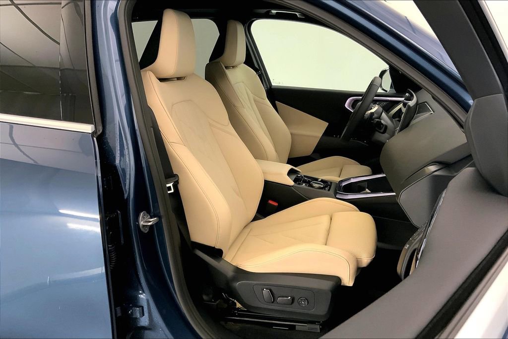 New 2025 BMW X3 xDrive30i w/ Convenience Package image 7