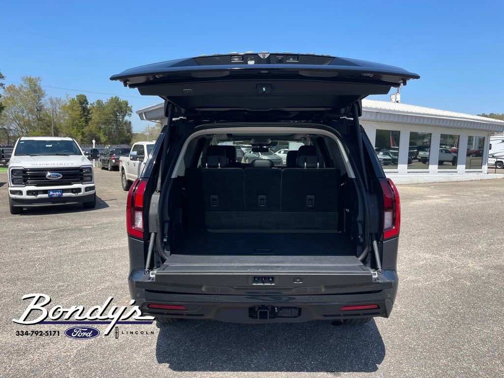 Used 2025 Ford Expedition Active image 14