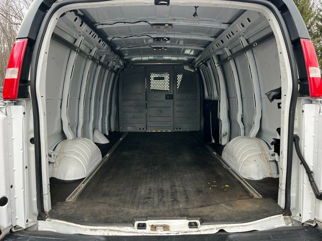 Used 2018 GMC Savana 2500 Extended image 27