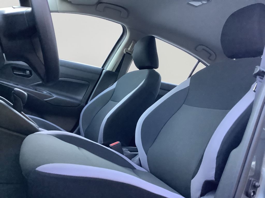 Used 2025 Nissan Versa S w/ Trunk Package image 24