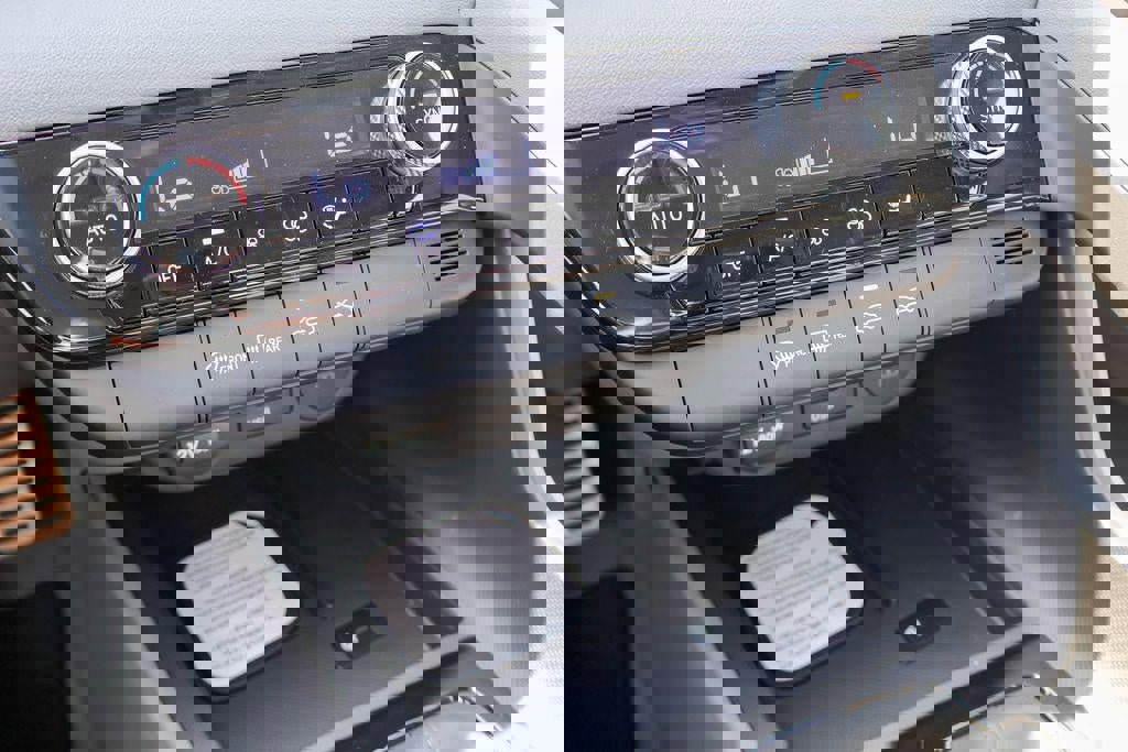 New 2026 Hyundai Elantra Sport image 14