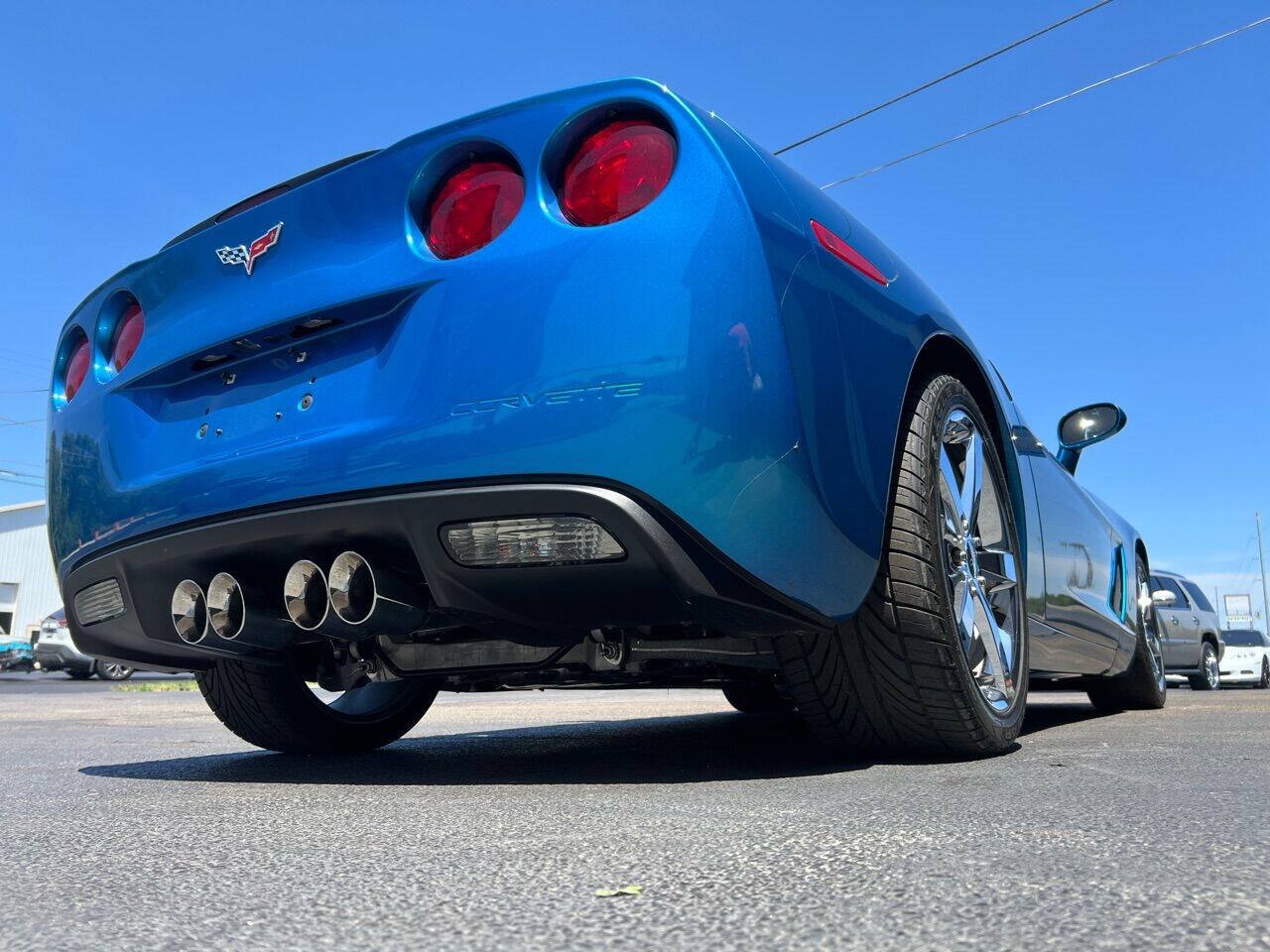 Used 2010 Chevrolet Corvette Coupe w/ 1LT RWD image 17