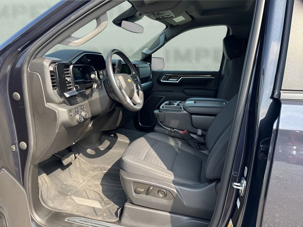 Used 2022 Chevrolet Silverado 1500 LT w/ Protection Package image 9