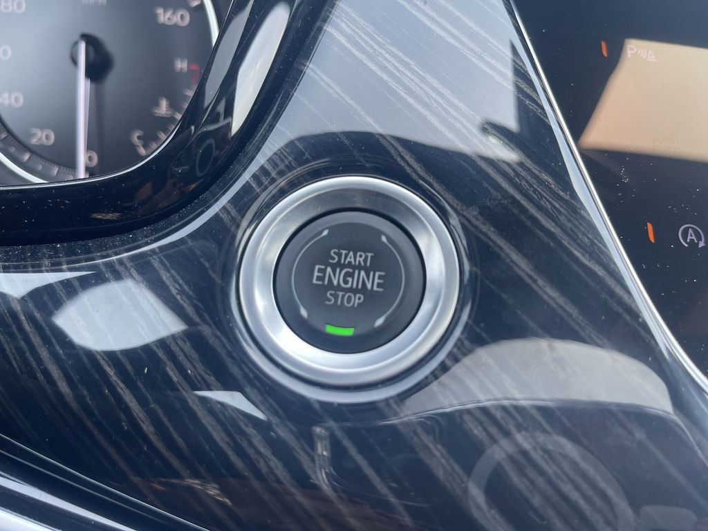 Certified 2025 Cadillac XT6 Premium Luxury image 24