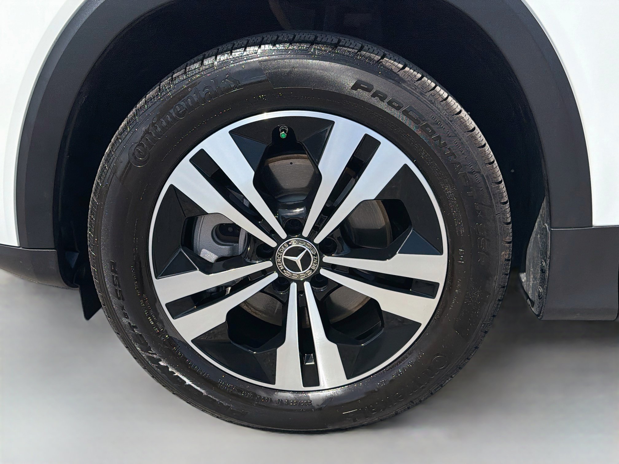 Used 2025 Mercedes-Benz GLB 250 image 31
