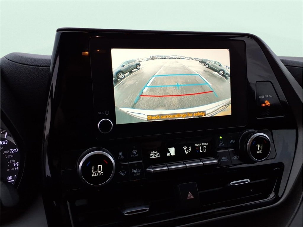 Used 2023 Toyota Highlander L image 26