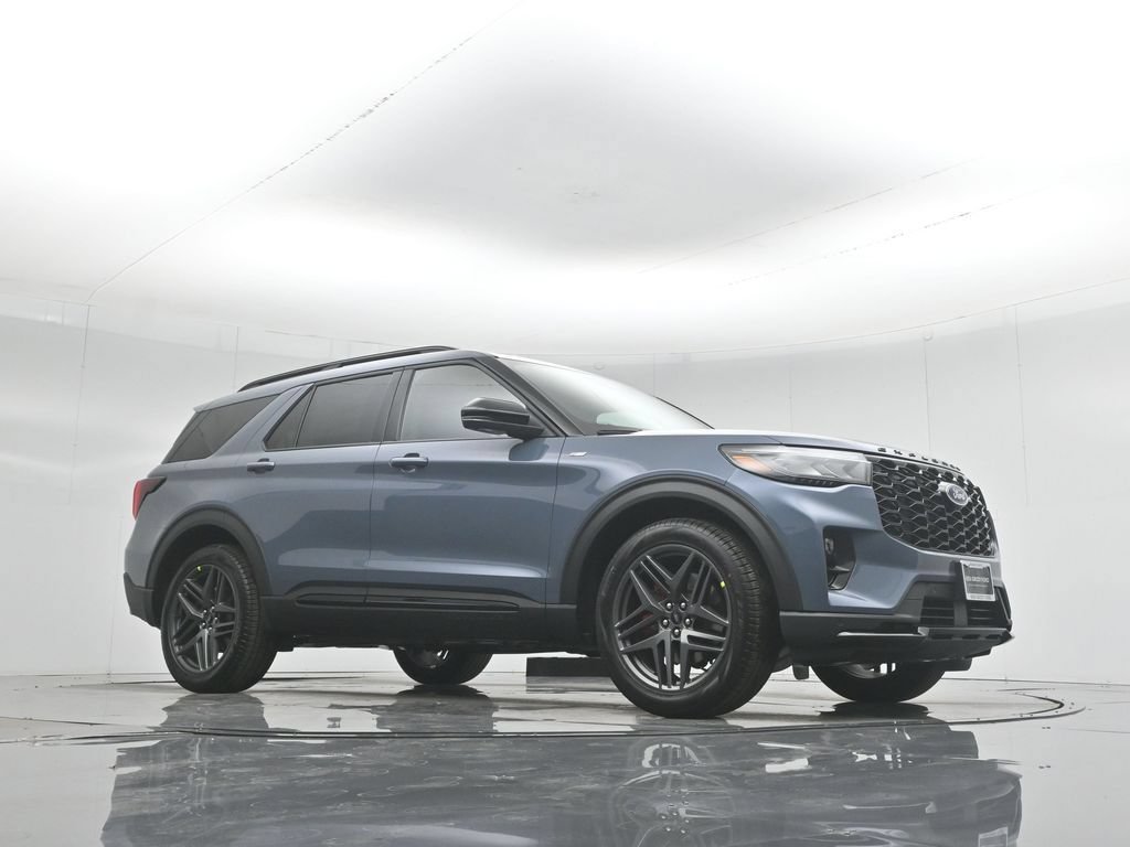 New 2026 Ford Explorer ST-Line w/ ST-Line Street Pack RWD image 3