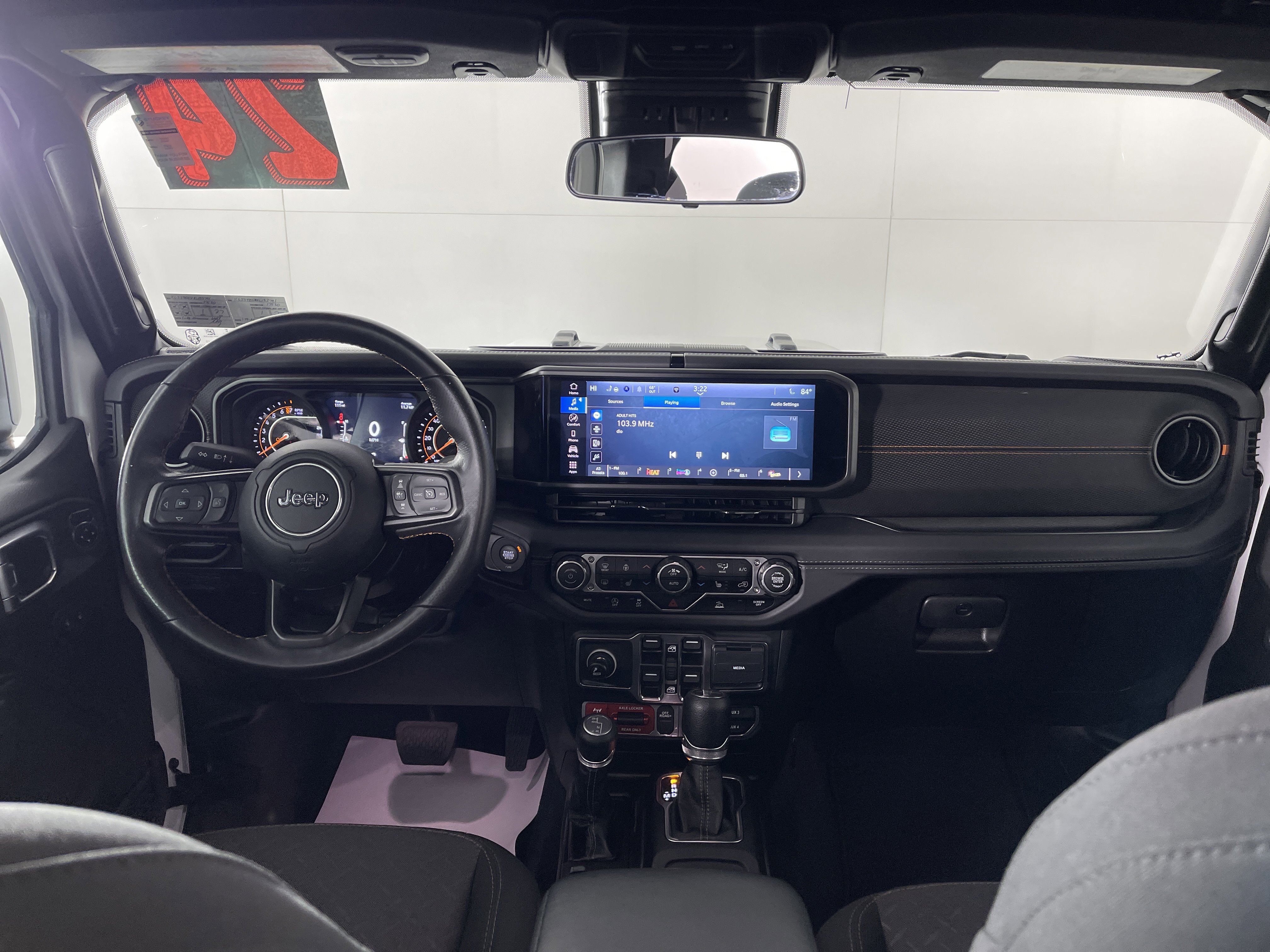 Used 2024 Jeep Gladiator Mojave w/ Convenience Group image 15