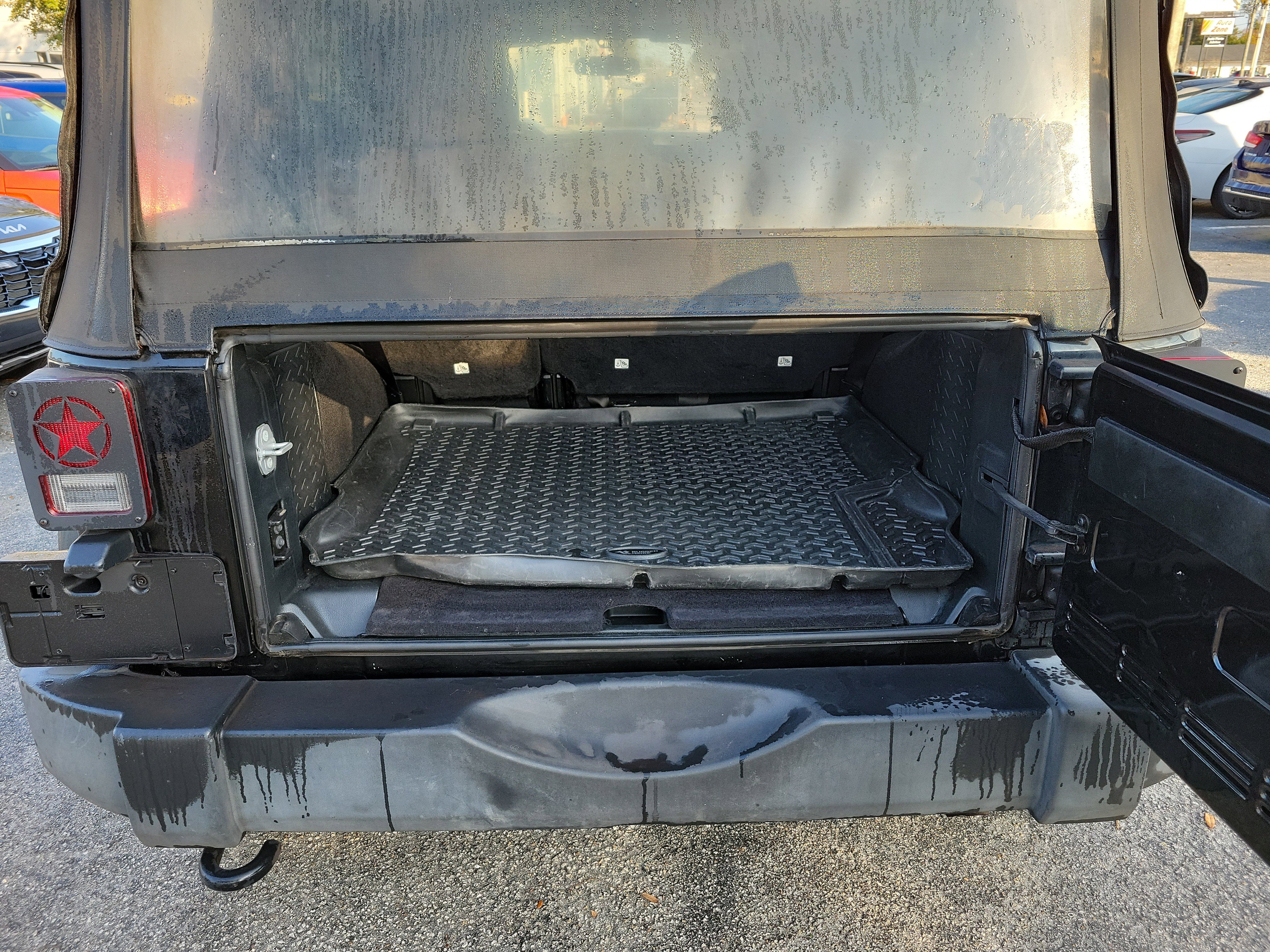 Used 2018 Jeep Wrangler Unlimited Sport w/ Connectivity Group image 12