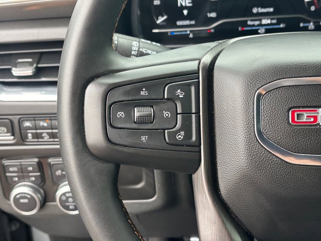 Used 2023 GMC Yukon XL AT4 w/ Technology Package AWD/4WD image 18