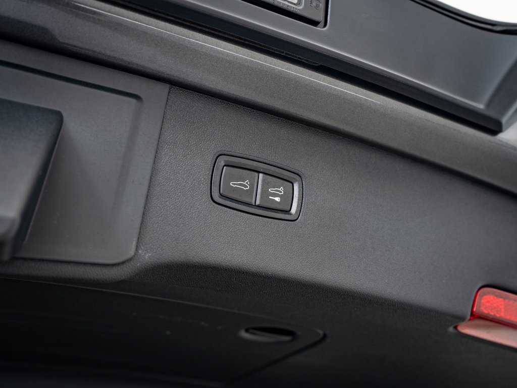 Used 2024 Porsche Cayenne image 19