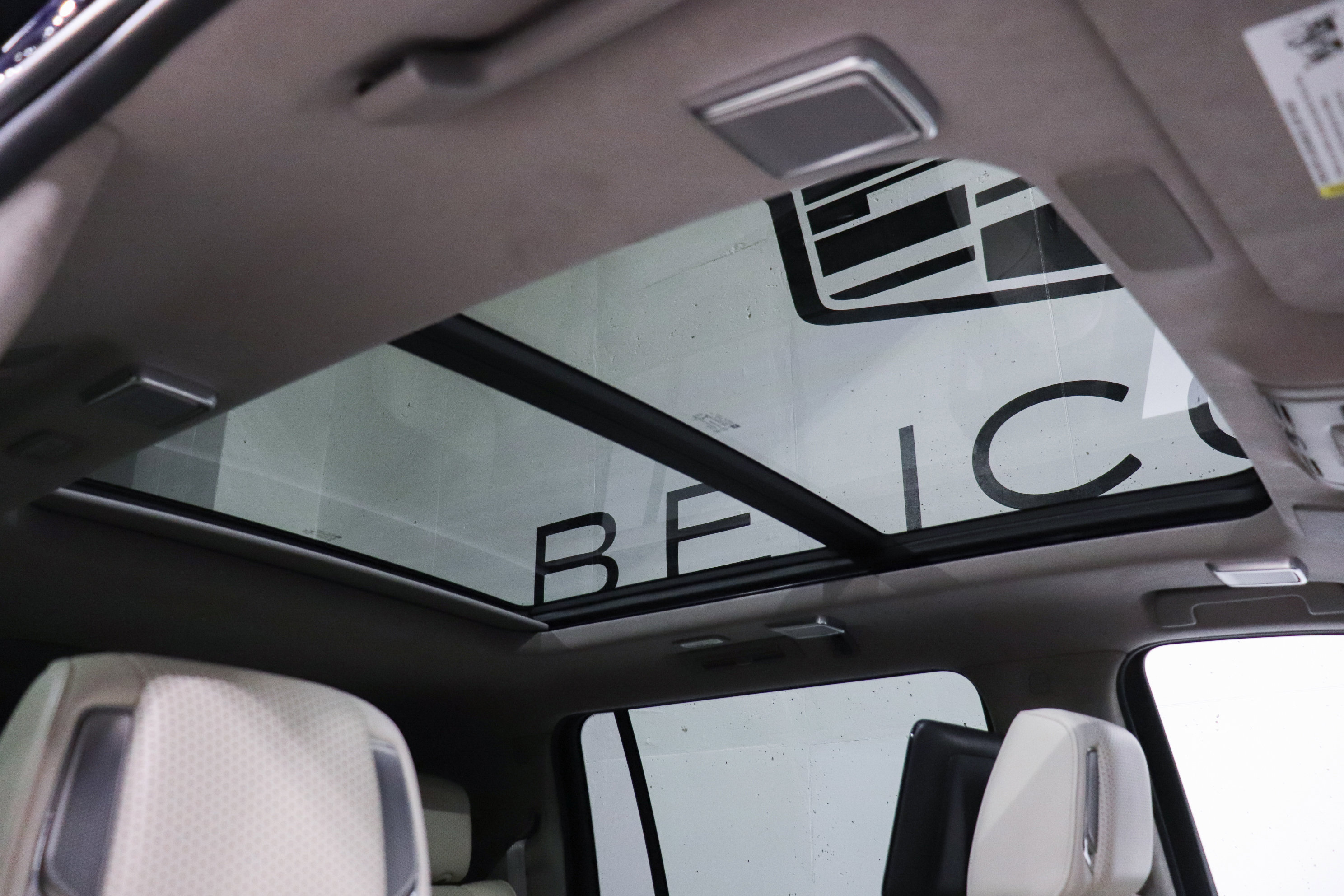 Used 2022 Cadillac Escalade ESV Sport Platinum image 17