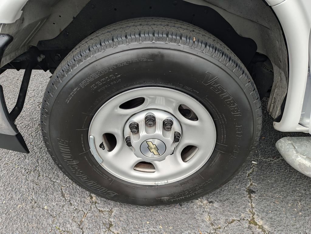 Used 2024 Chevrolet Express 2500 w/ Driver Convenience Package image 23