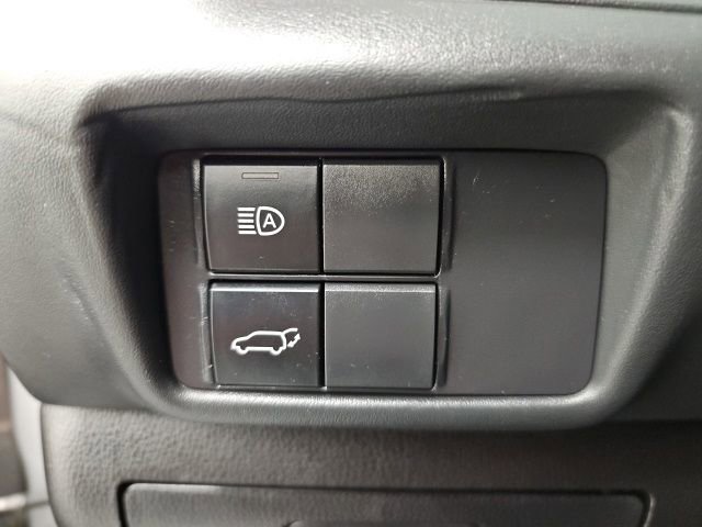 Used 2020 Toyota Highlander XLE image 18