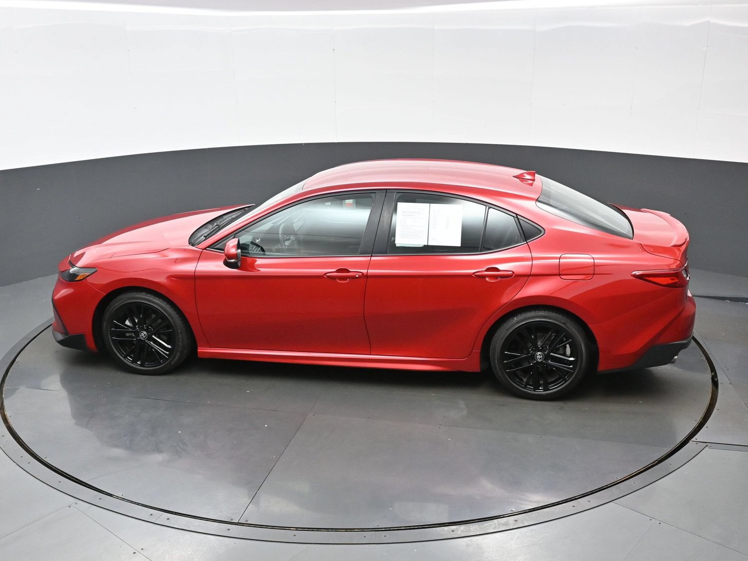 Used 2025 Toyota Camry SE FWD image 38