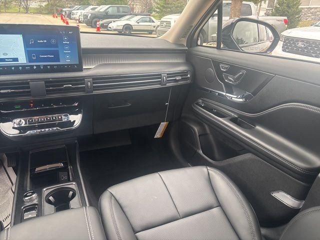 New 2026 Lincoln Corsair Premiere image 39