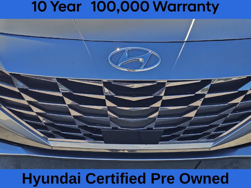 Certified 2022 Hyundai Elantra Limited w/ Cargo Package FWD image 3