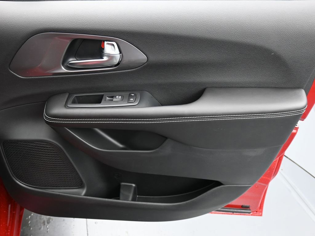 New 2026 Chrysler Pacifica Select w/ S Appearance Package image 16