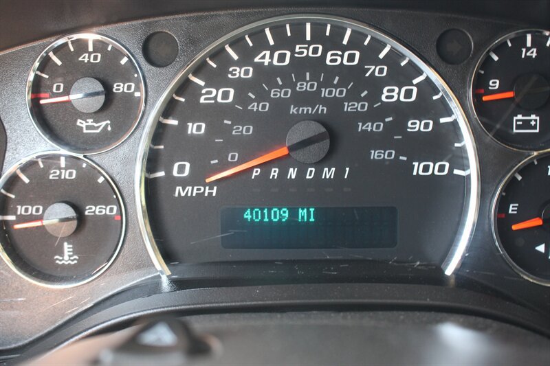 Used 2016 Chevrolet Express 3500 LT w/ LT Preferred Equipment Group RWD image 28