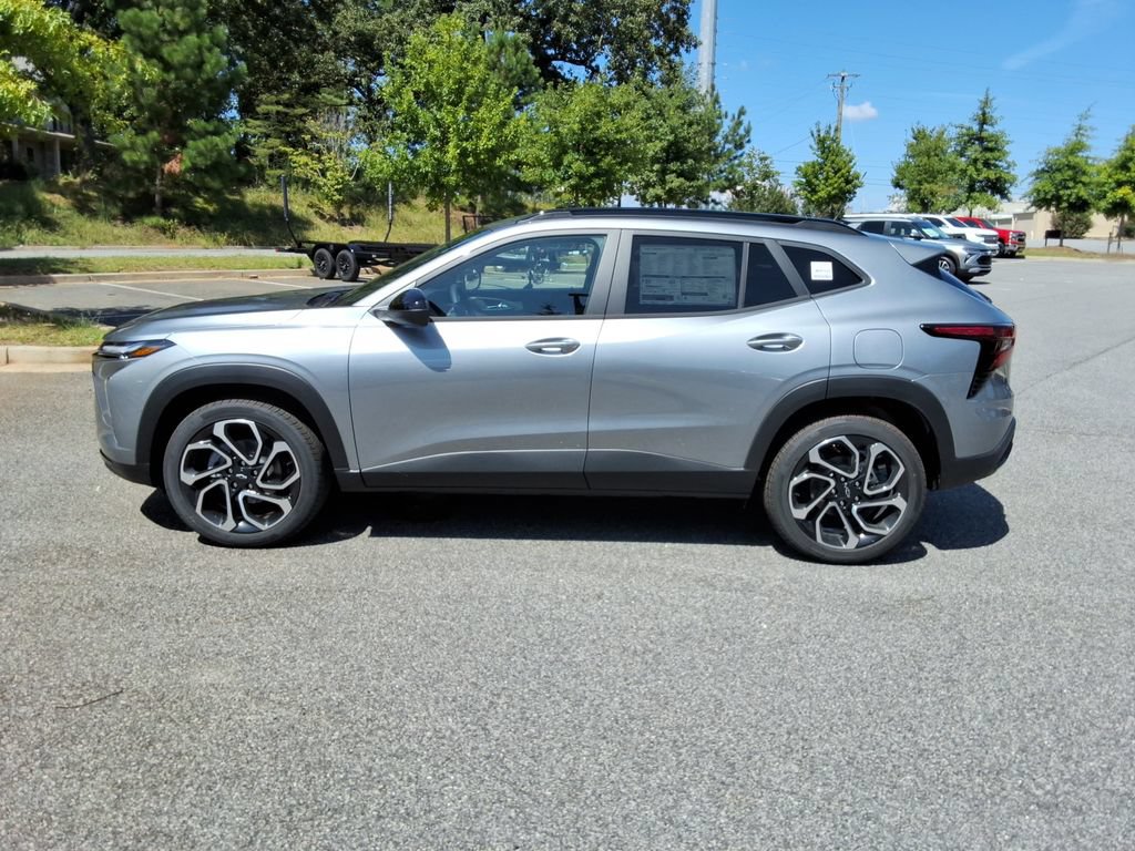 New 2026 Chevrolet Trax RS w/ Sunroof Package FWD image 8
