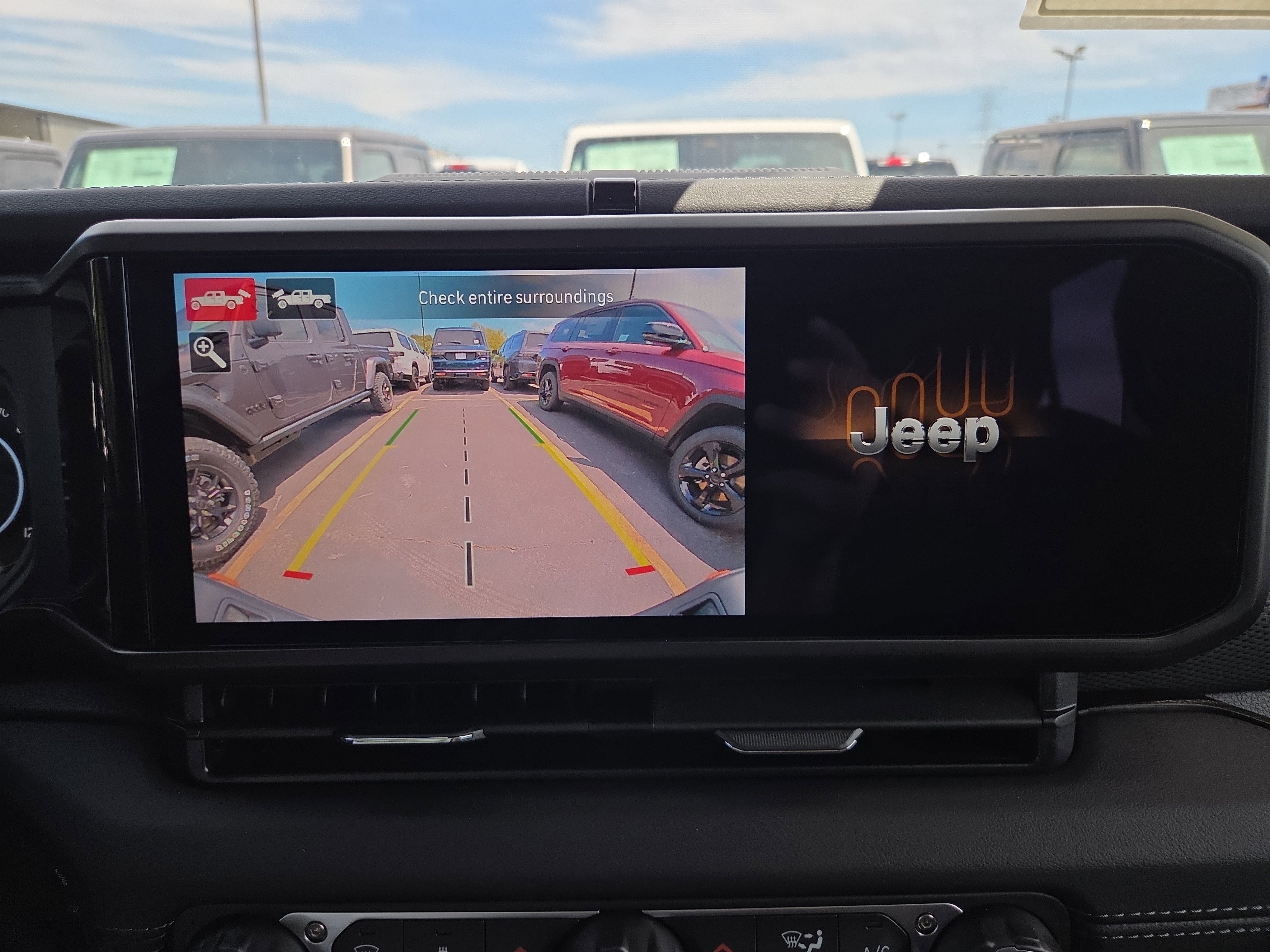 New 2026 Jeep Gladiator Mojave w/ Technology Group AWD/4WD image 11