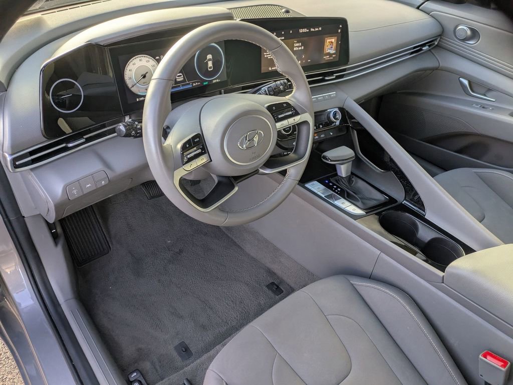 Certified 2023 Hyundai Elantra SEL w/ Convenience Package image 11