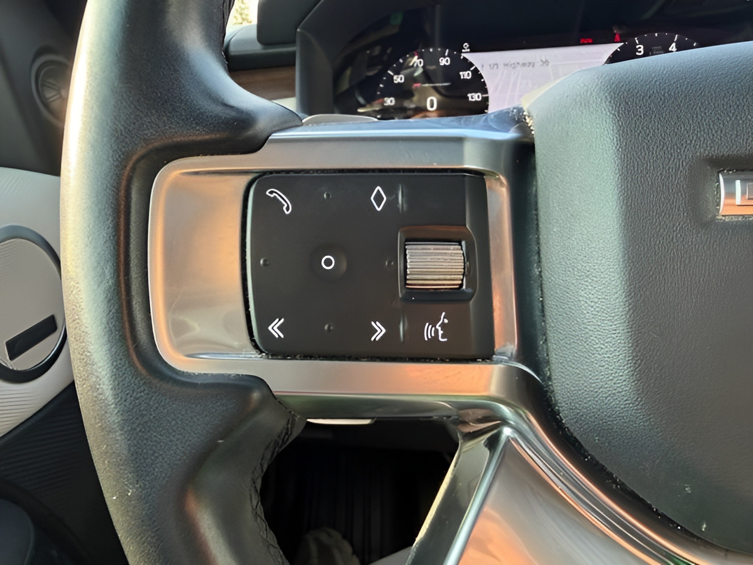 Used 2021 Land Rover Discovery S R-Dynamic AWD/4WD image 12