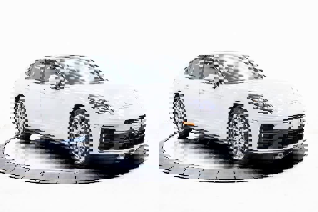 Certified 2024 Porsche Panamera 4 image 9