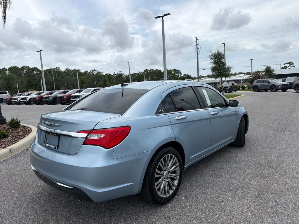 Used 2013 Chrysler 200 Limited FWD image 7