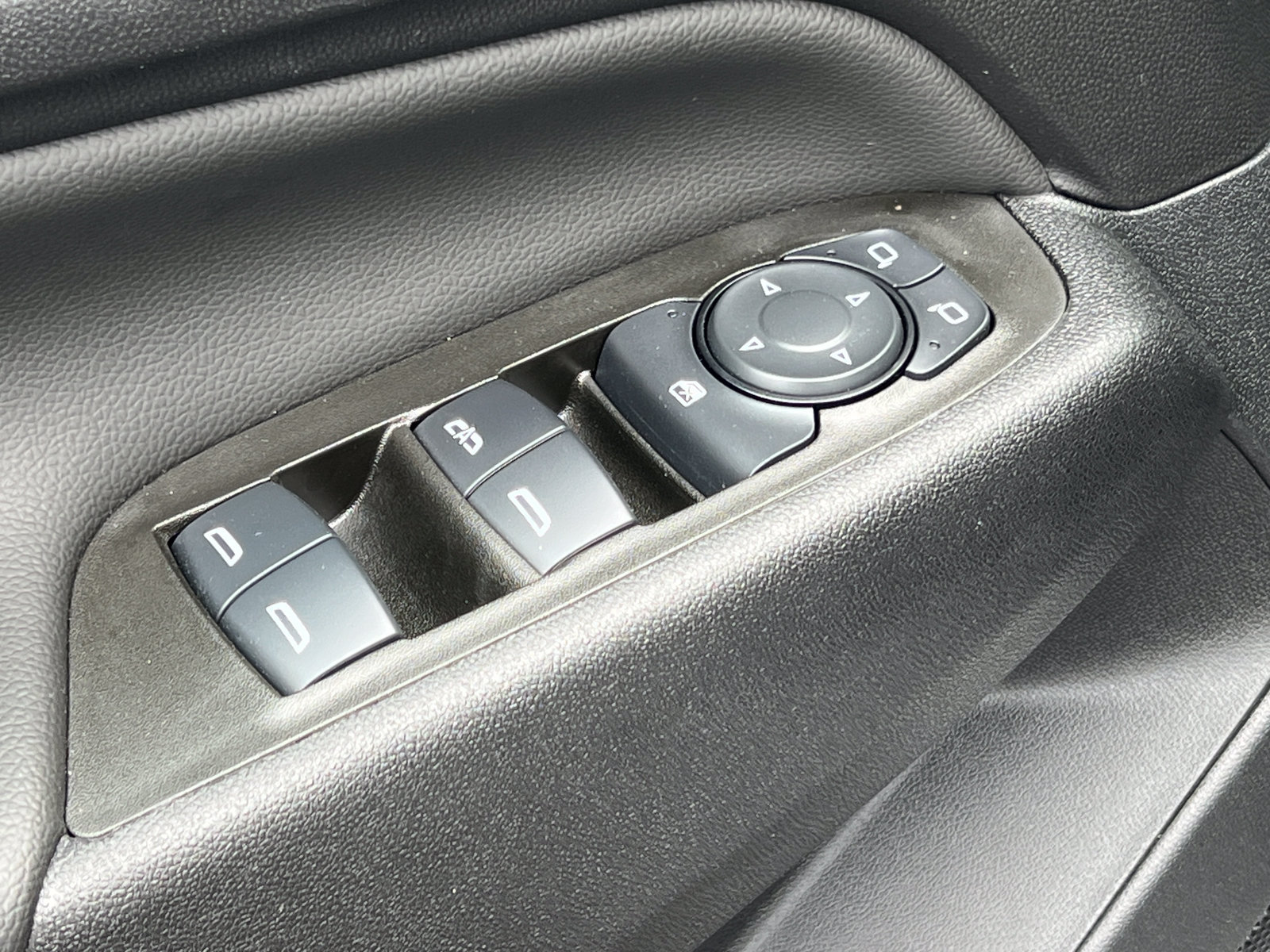 Used 2024 Chevrolet Equinox LT FWD image 14