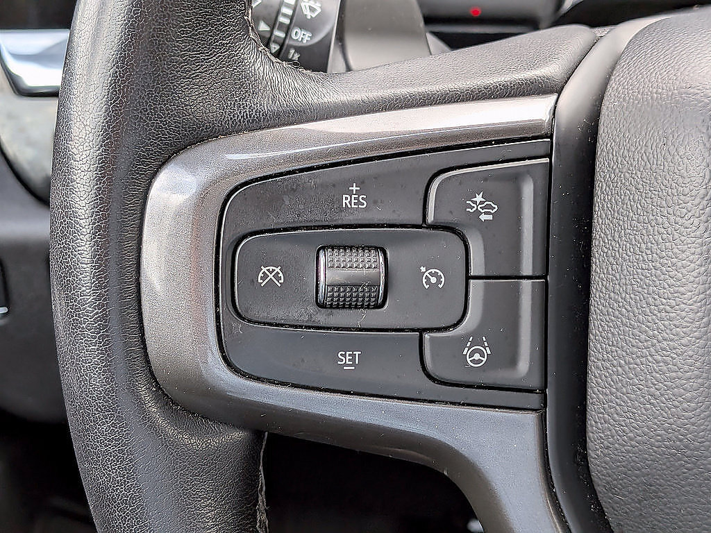 Certified 2025 Chevrolet Silverado 1500 High Country AWD/4WD image 28