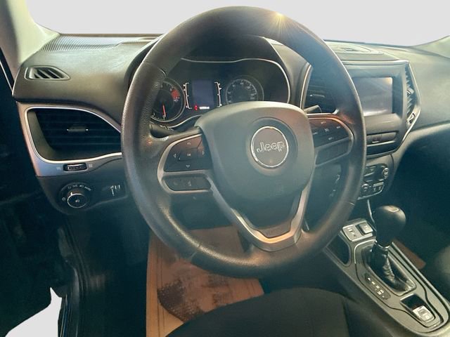 Used 2019 Jeep Cherokee Latitude w/ Popular Appearance Group FWD image 12