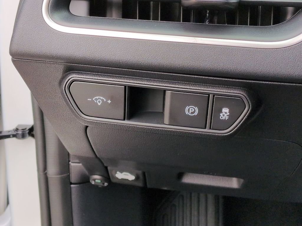 New 2026 Kia K4 FWD image 18