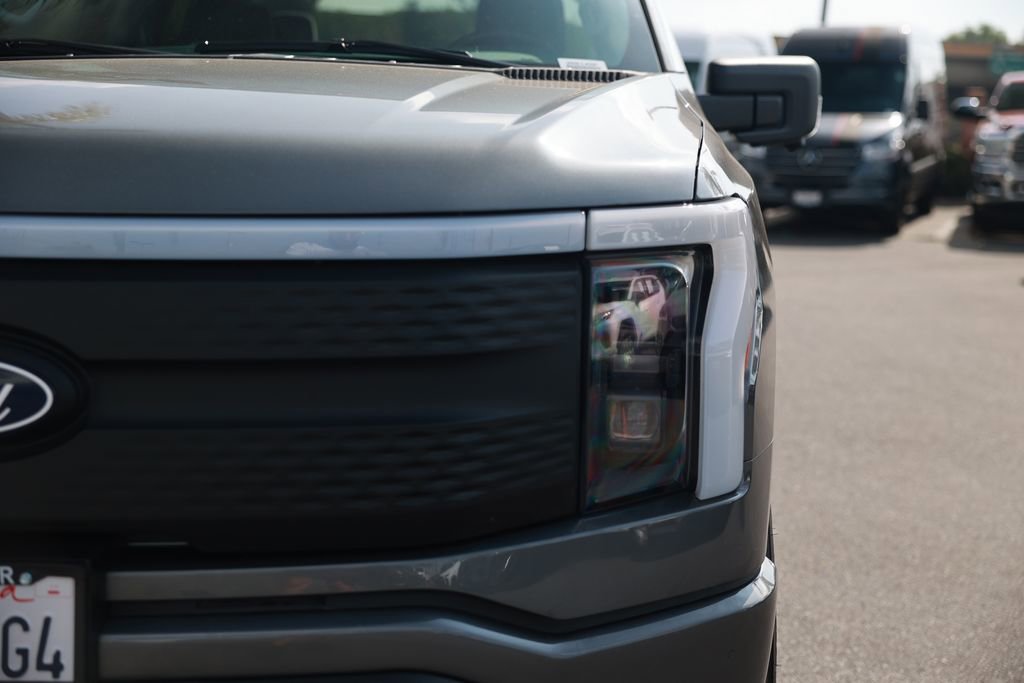 Used 2025 Ford F150 Lightning XLT AWD/4WD image 5