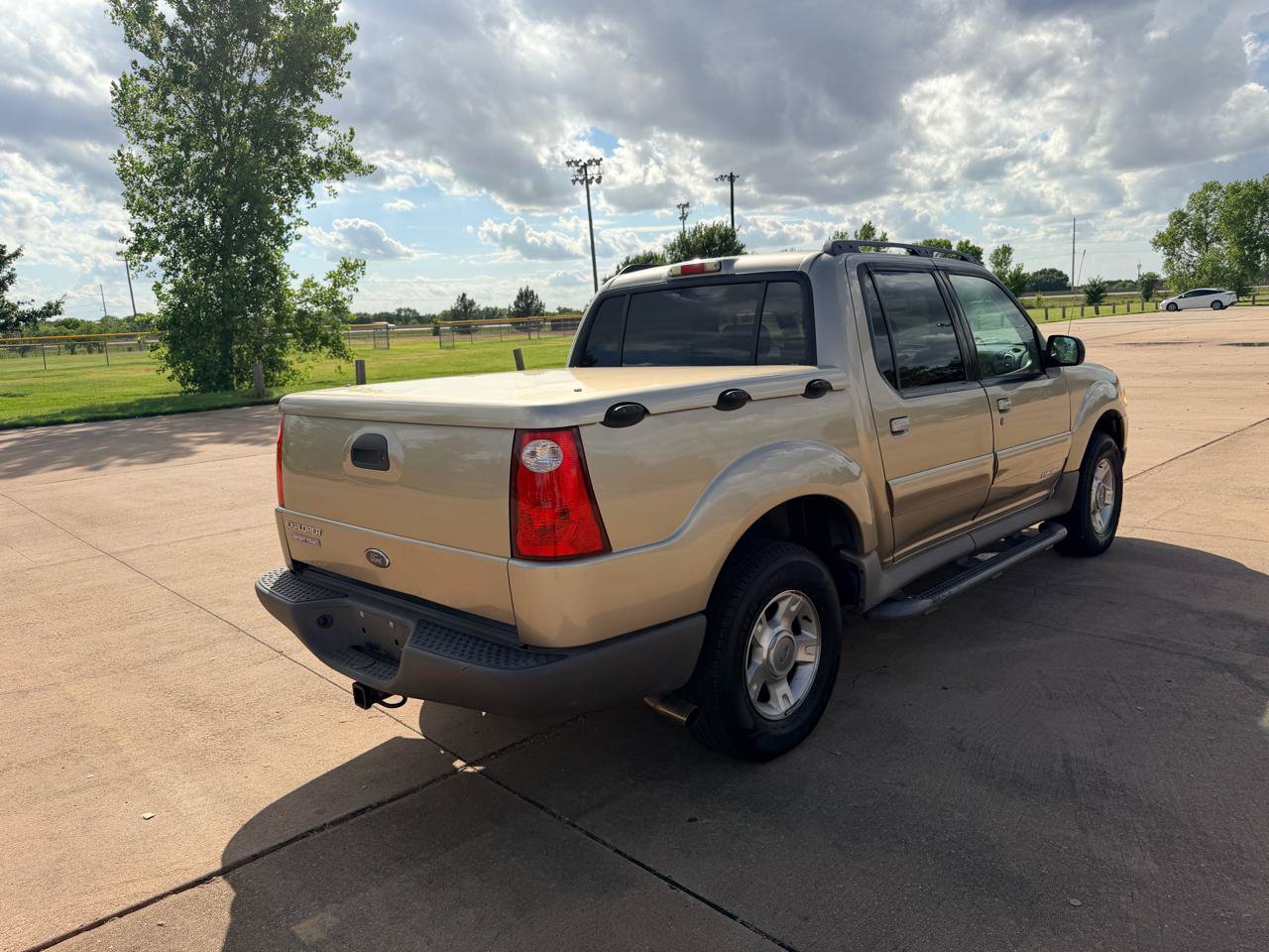 Used 2002 Ford Explorer Sport Trac 2WD image 25